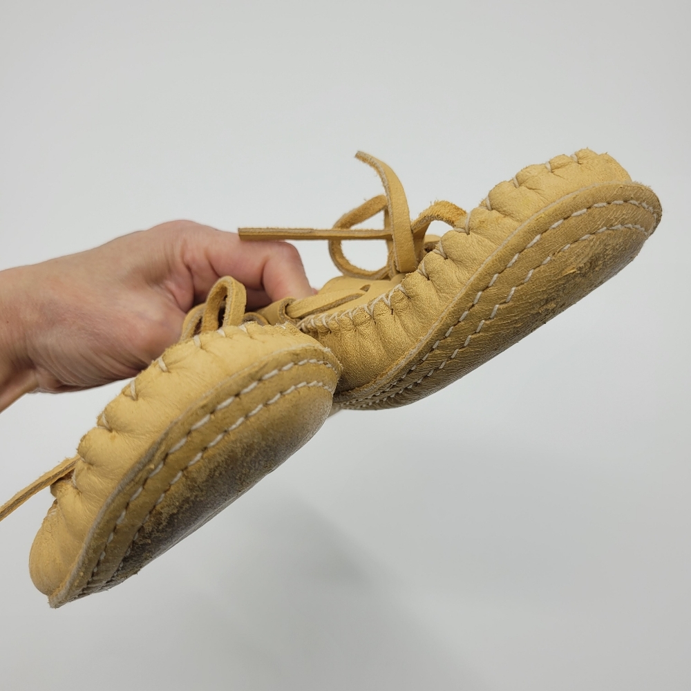 Laurentian Chief Moccasins Tan Moosehide Beaded Canada Style 7463 Womens Size 7 - Picture 12 of 16